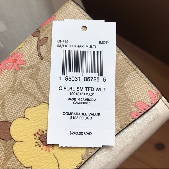 Coach Small Trifold Wallet In Signature Canvas With Floral Cluster Print - Picture 10 of 12